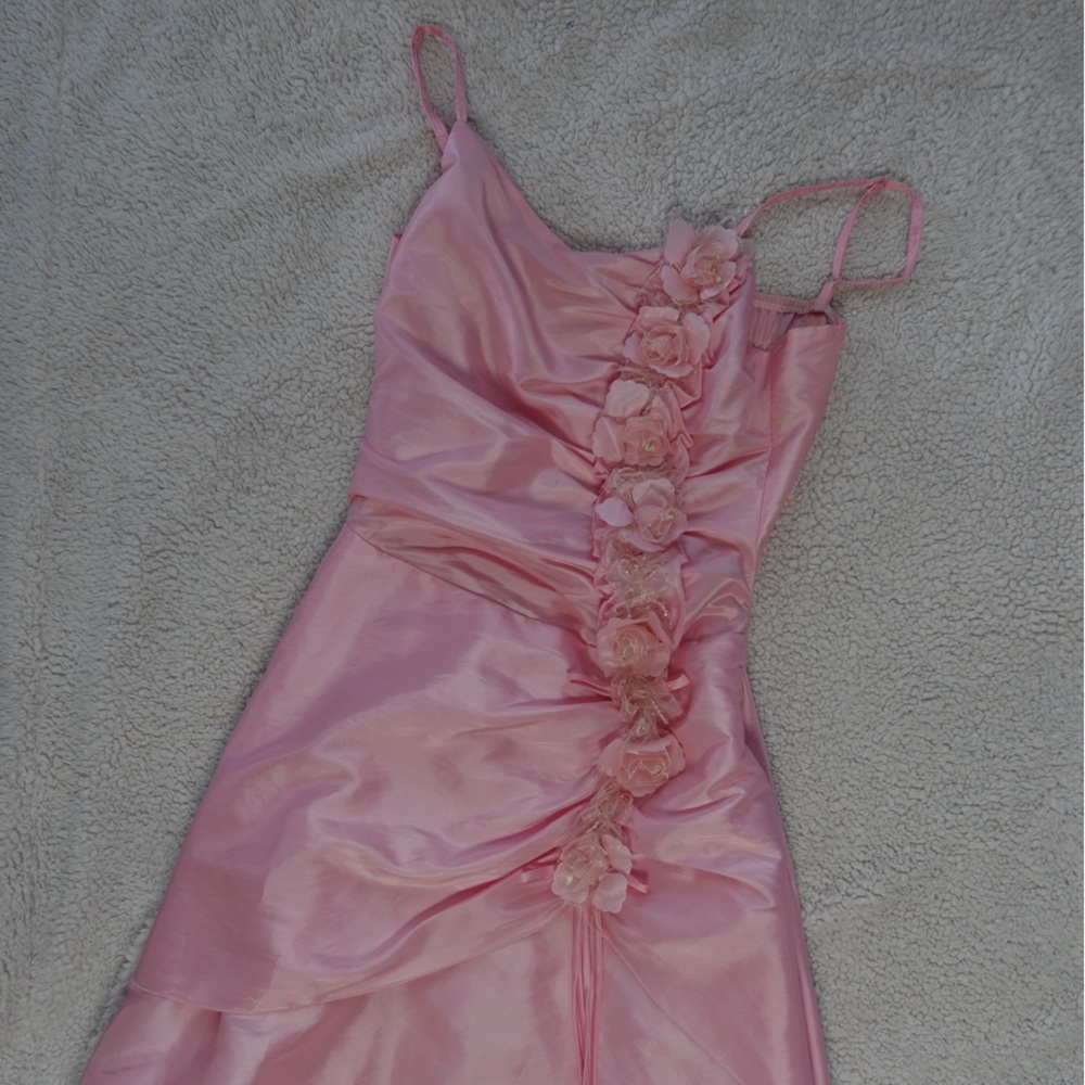 Elegant Pink Strapless Dress with Floral Detail